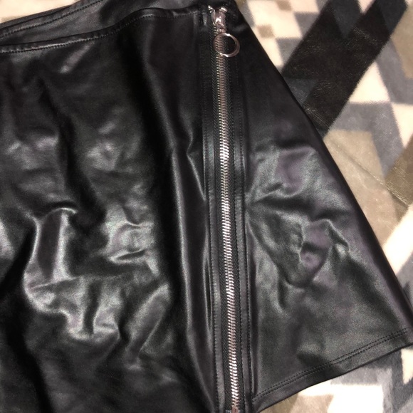 Faux Leather Zipper Skirt - Picture 3 of 6